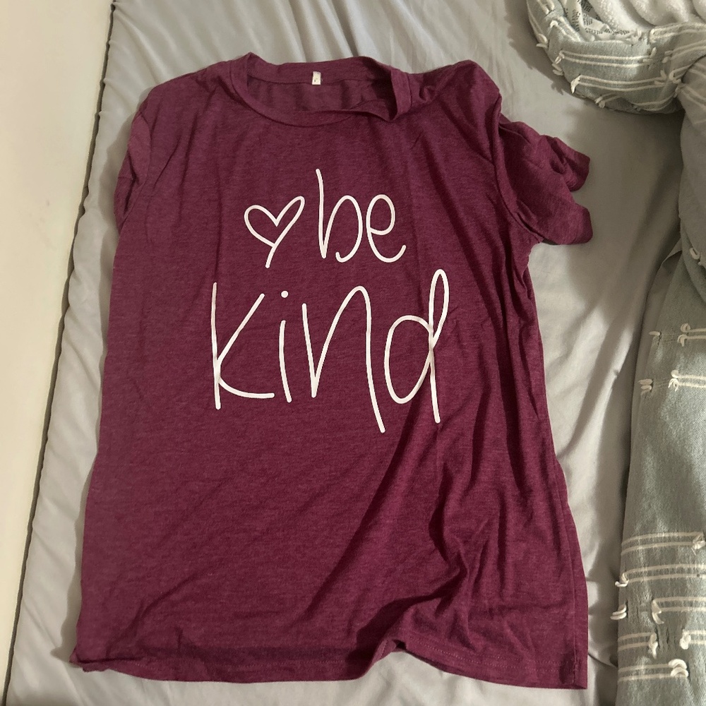 Women’s Be Kind Tshirt